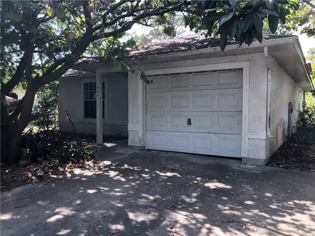 1605 18th Avenue SW Vero Beach FL 32962