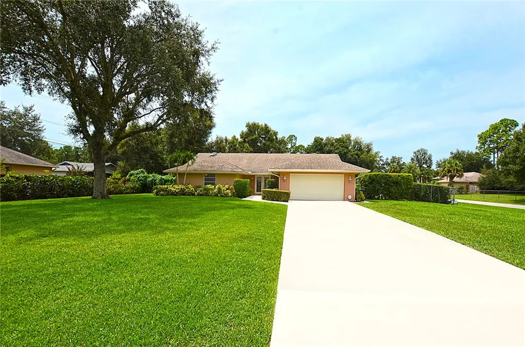 1718 SW Ocean Cove Avenue Port St. Lucie FL 34953