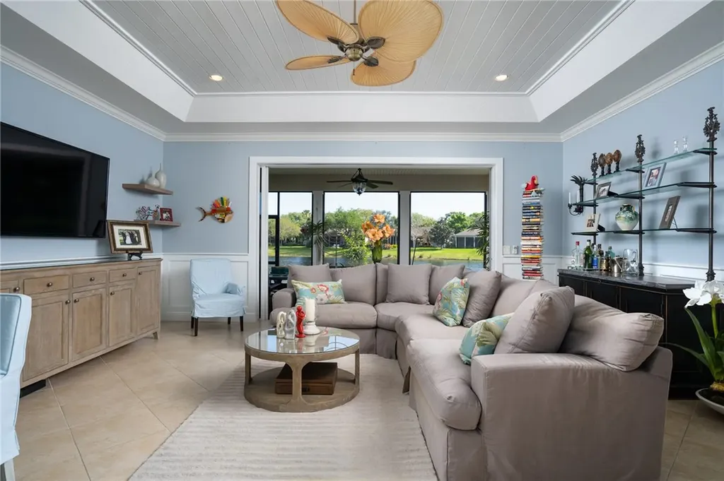 250 Oak Hammock Circle SW Vero Beach FL 32962