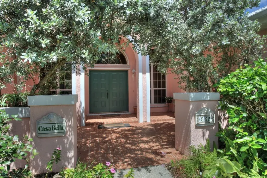 532 N Blue Island Street Sebastian FL 32958