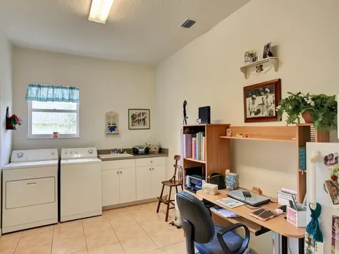 532 N Blue Island Street Sebastian FL 32958