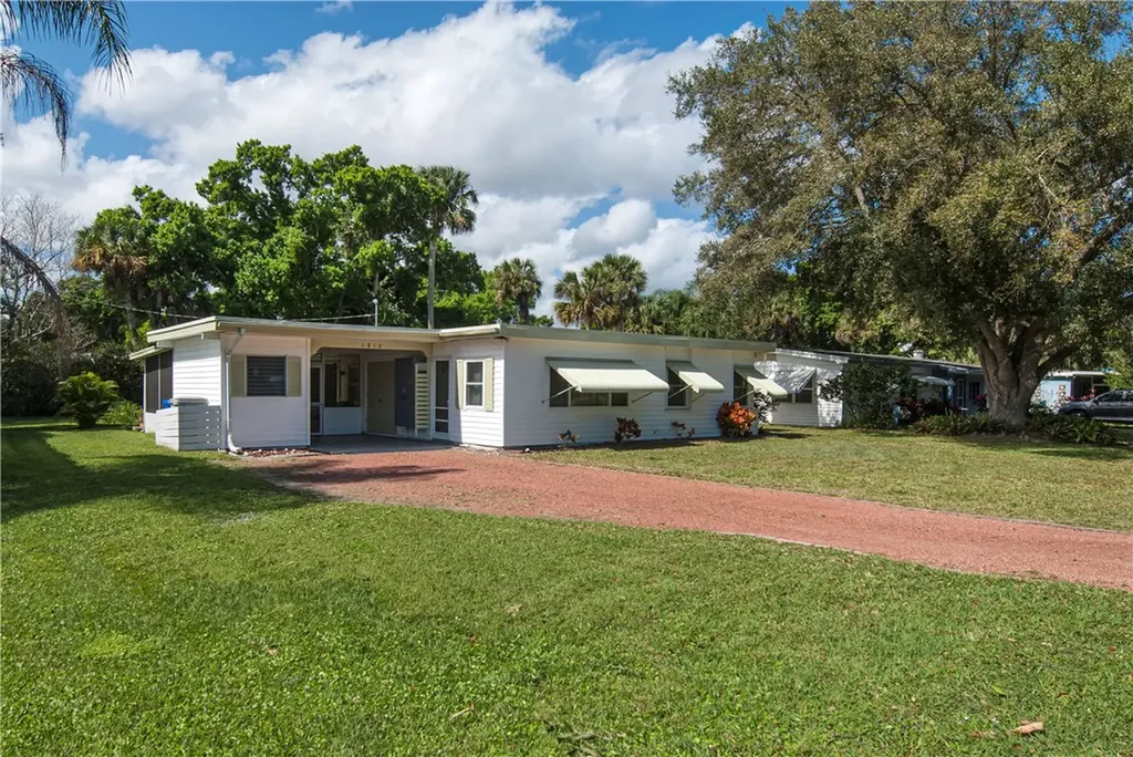 1810 46th Avenue Vero Beach FL 32966