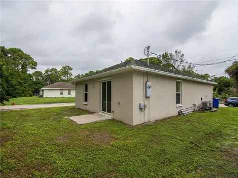 1145 11th Street SW Vero Beach FL 32962