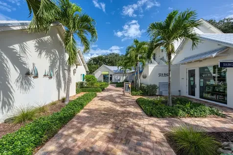 918 Holoma Drive Indian River Shores FL 32963