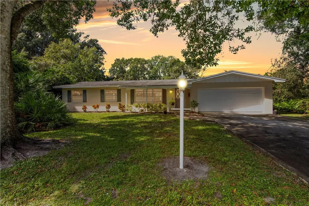 2545 50th Avenue Vero Beach FL 32966