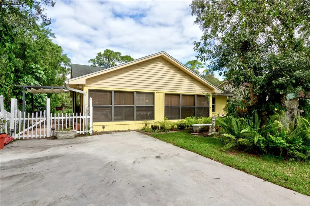 6356 7th Street Vero Beach FL 32968