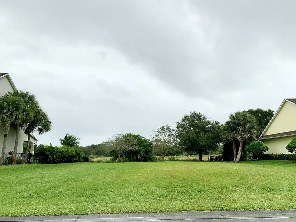 3970 Oak Hollow Avenue Vero Beach FL 32966