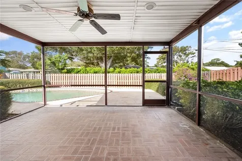 1525 33rd Avenue Vero Beach FL 32960