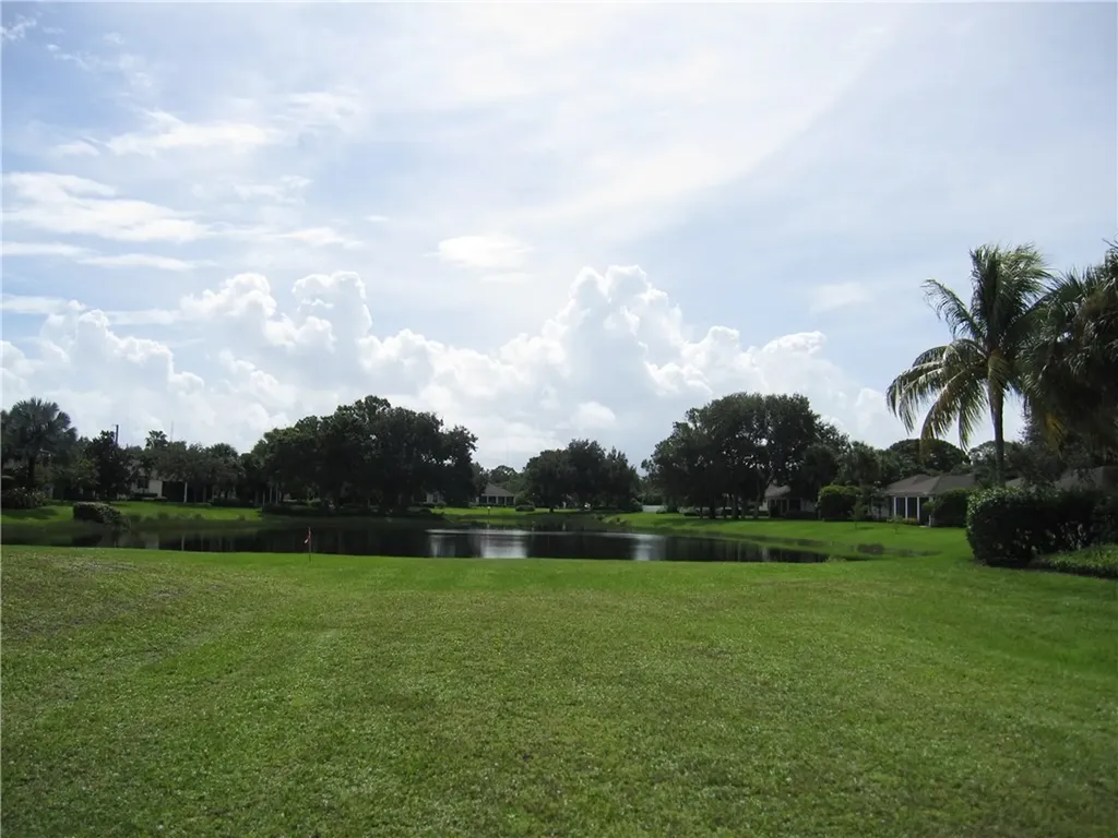 204 Oak Hammock Circle SW Vero Beach FL 32962