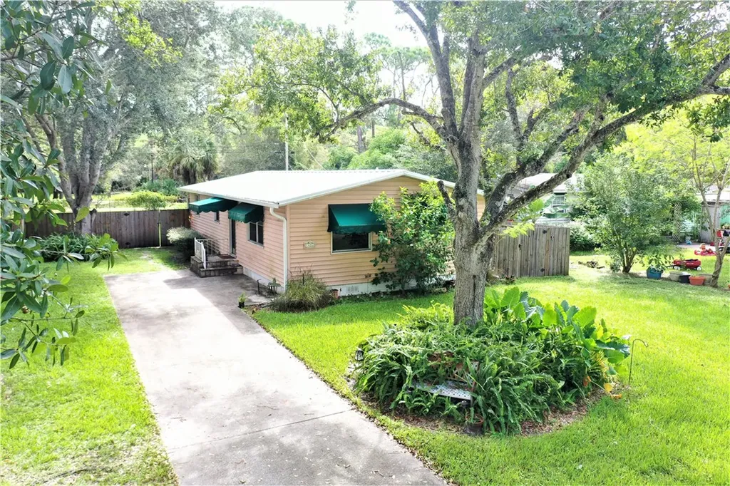 1406 25th Avenue Vero Beach FL 32960