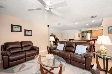 375 38th Square SW Vero Beach FL 32968
