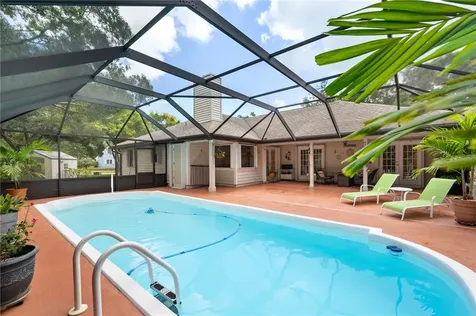 375 38th Square SW Vero Beach FL 32968