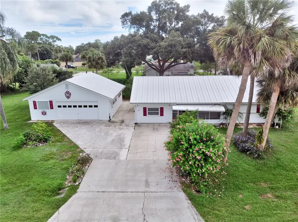 685 Ervin Street Sebastian FL 32958