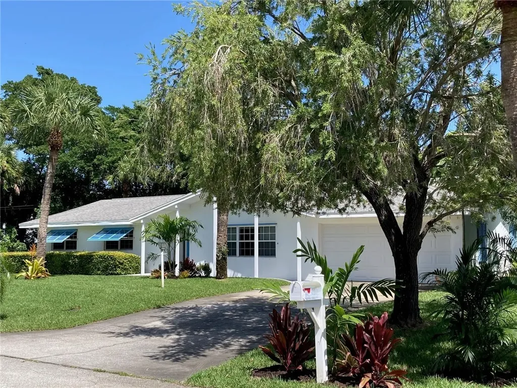 1520 Coral Avenue Vero Beach FL 32963