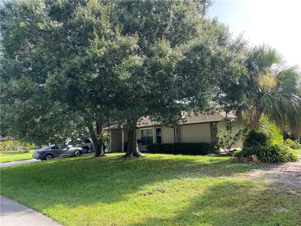 430 39th Court Vero Beach FL 32968