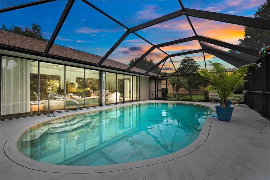 570 W Forest Trail Vero Beach FL 32962