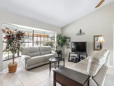 570 W Forest Trail Vero Beach FL 32962