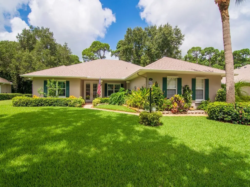 445 40th Court SW Vero Beach FL 32968