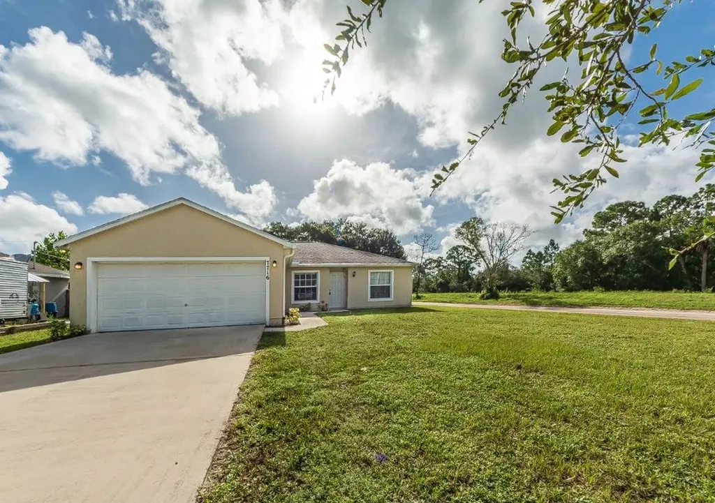 7716 103rd Avenue Vero Beach FL 32967