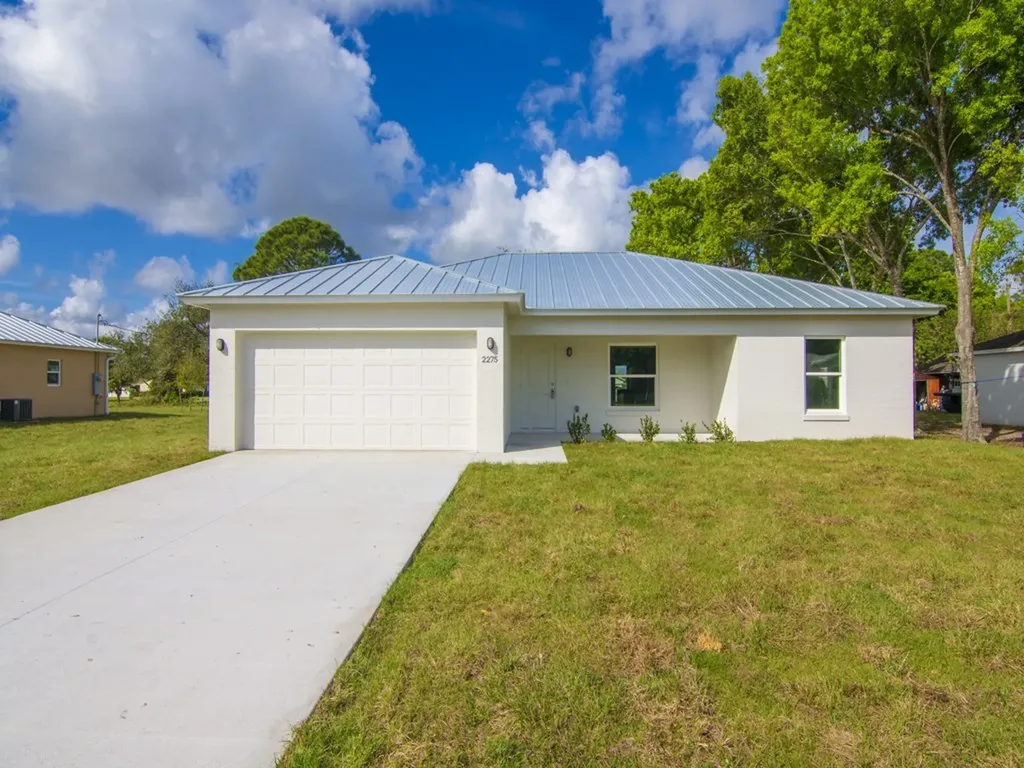 694 24th Place SW Vero Beach FL 32962