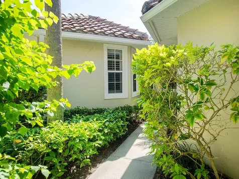 1676 Victoria Circle Vero Beach FL 32967