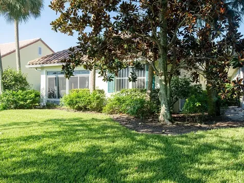 1676 Victoria Circle Vero Beach FL 32967