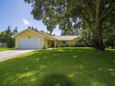460 35th Court SW Vero Beach FL 32968