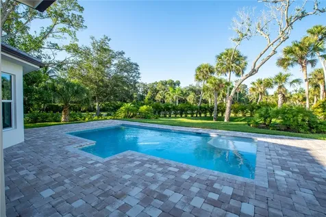 1700 Lake Club Court Vero Beach FL 32963