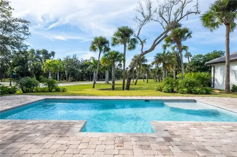 1700 Lake Club Court Vero Beach FL 32963