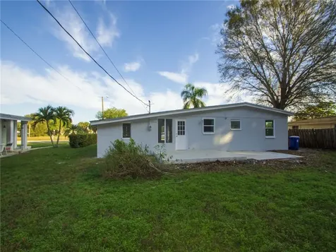 329 21st Road SW Vero Beach FL 32962