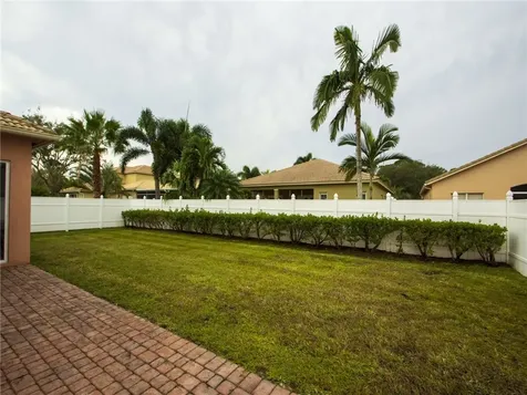 5515 Place Lake Drive Fort Pierce FL 34951