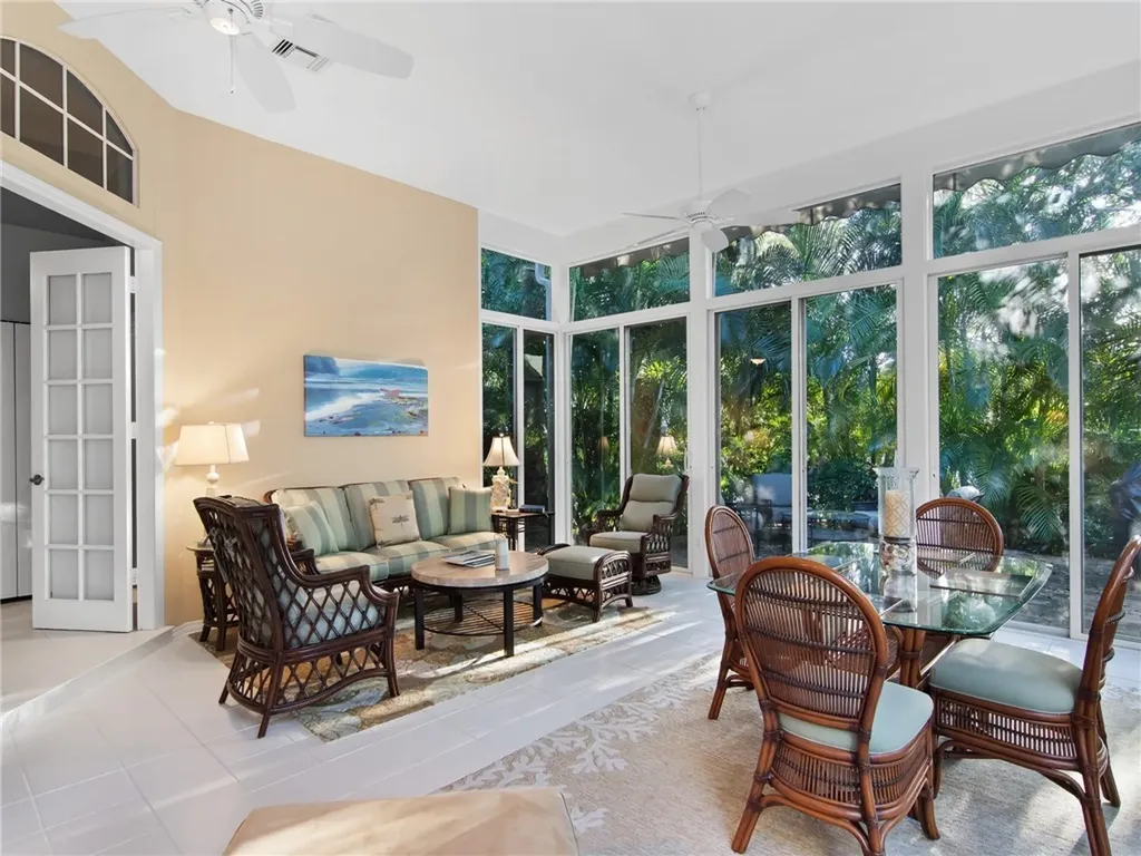 8805 Lakeside Circle Vero Beach FL 32963