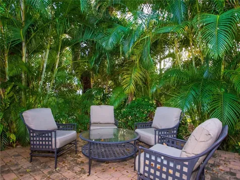 8805 Lakeside Circle Vero Beach FL 32963