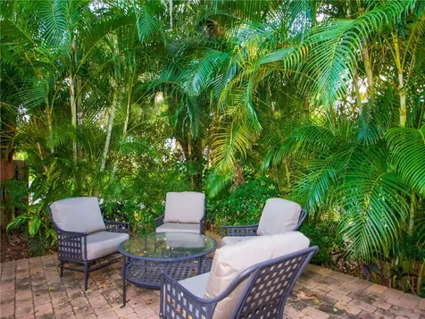 8805 Lakeside Circle Vero Beach FL 32963