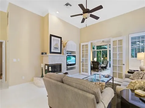 8805 Lakeside Circle Vero Beach FL 32963