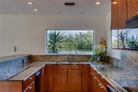 904 Jackson Way Hutchinson Island FL 34949