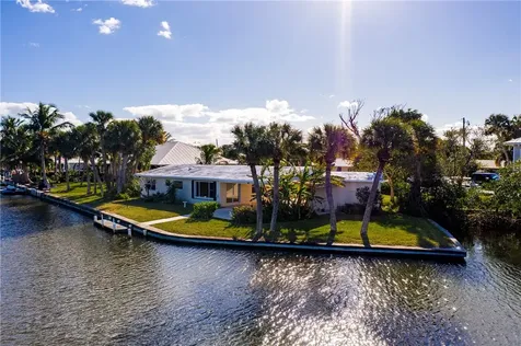 904 Jackson Way Hutchinson Island FL 34949