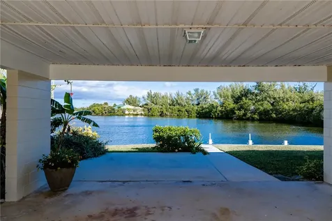 904 Jackson Way Hutchinson Island FL 34949