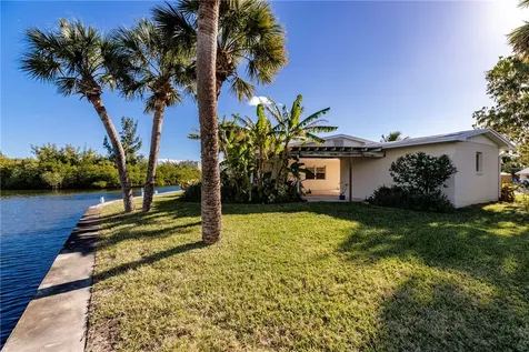 904 Jackson Way Hutchinson Island FL 34949