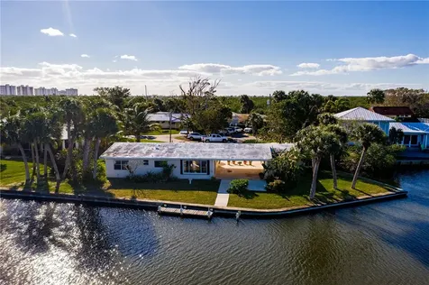 904 Jackson Way Hutchinson Island FL 34949