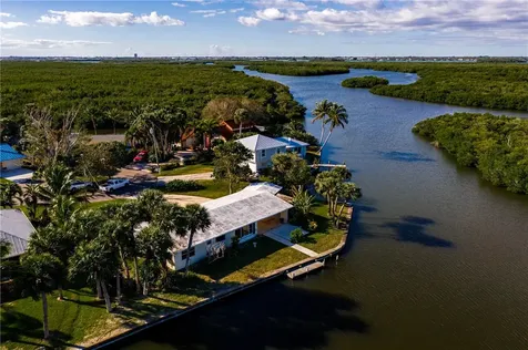 904 Jackson Way Hutchinson Island FL 34949