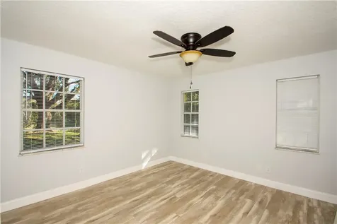 153 S 19th Circle SW Vero Beach FL 32962