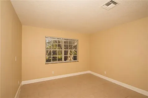 153 S 19th Circle SW Vero Beach FL 32962