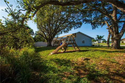 153 S 19th Circle SW Vero Beach FL 32962