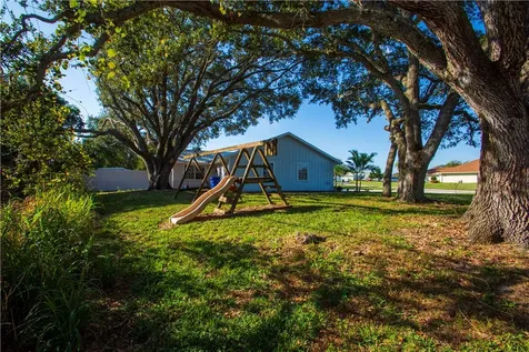 153 S 19th Circle SW Vero Beach FL 32962