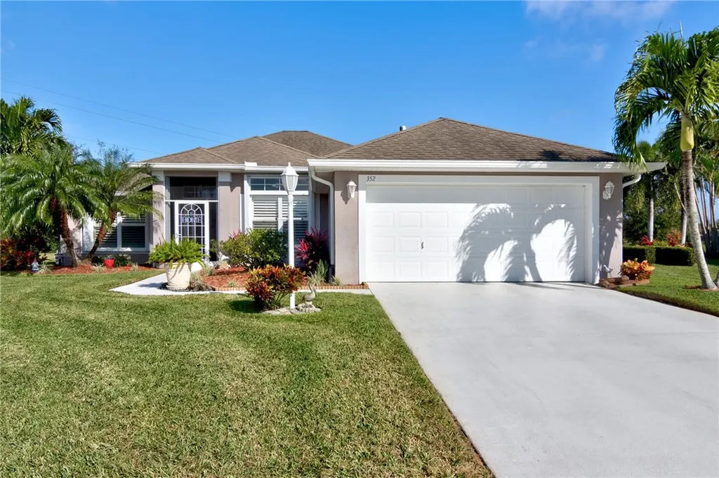 352 W Temple Court SW Vero Beach FL 32968