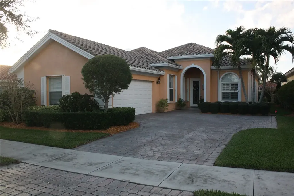 5266 Eleuthra Circle Vero Beach FL 32967
