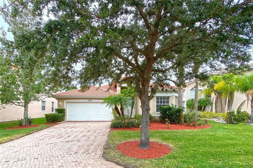 1893 Grey Falcon Circle SW Vero Beach FL 32962