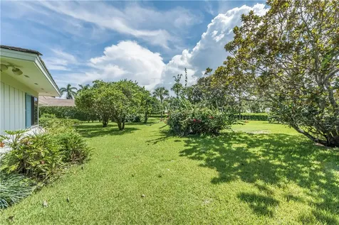 5825 Clubhouse Drive Vero Beach FL 32967