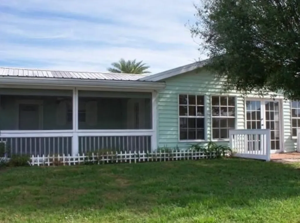 1040 Elm Street Okeechobee FL 34974
